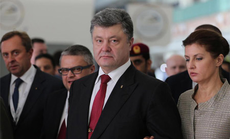 petro poroshenko Kiev amenaza a los separatistas de reanudar operación militar